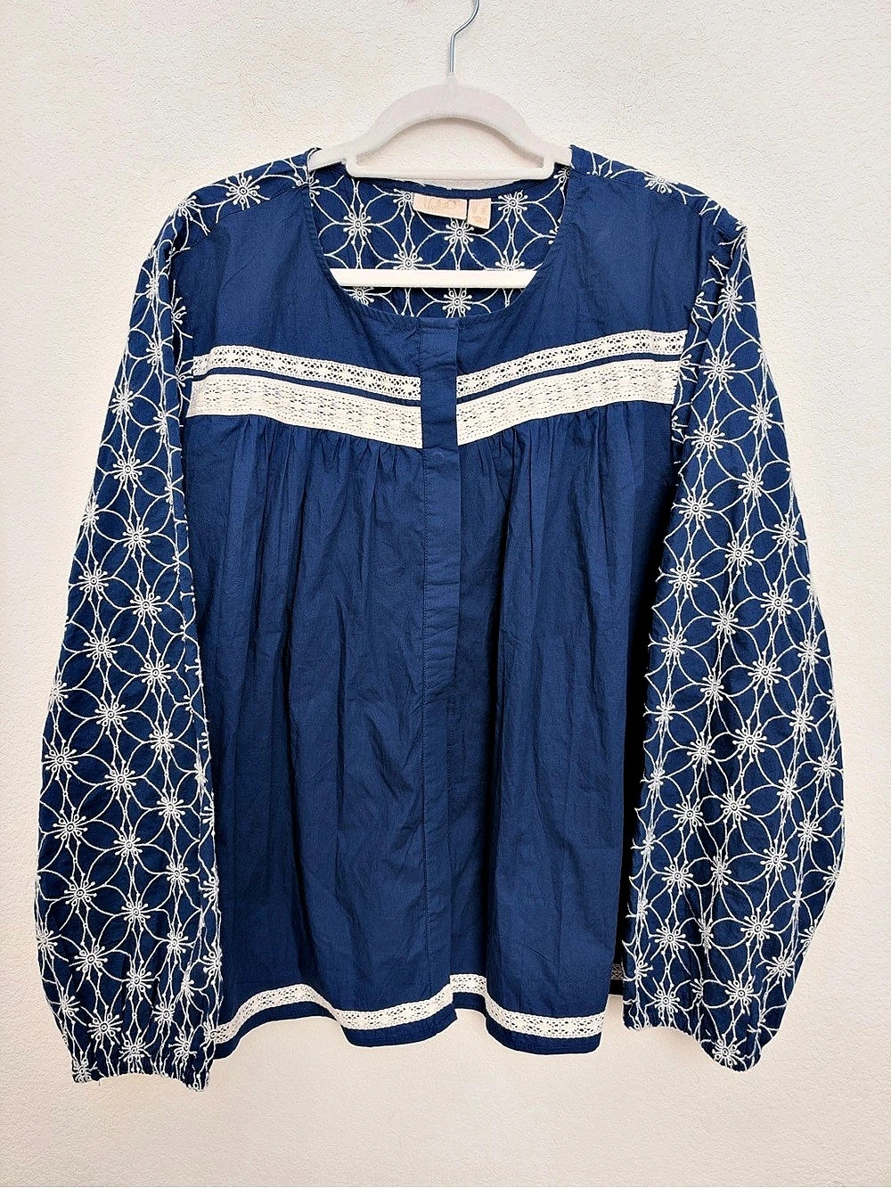 LOGO Lavish Embroidered Floral Blouse in Blue & White Size XL